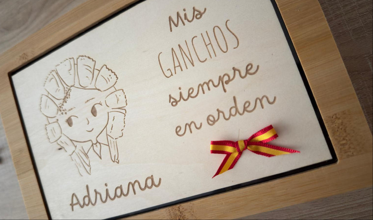 CAJA PARA LOS GANCHOS