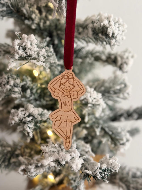 ADORNO DE NAVIDAD CASCANUECES Y BAILARINA