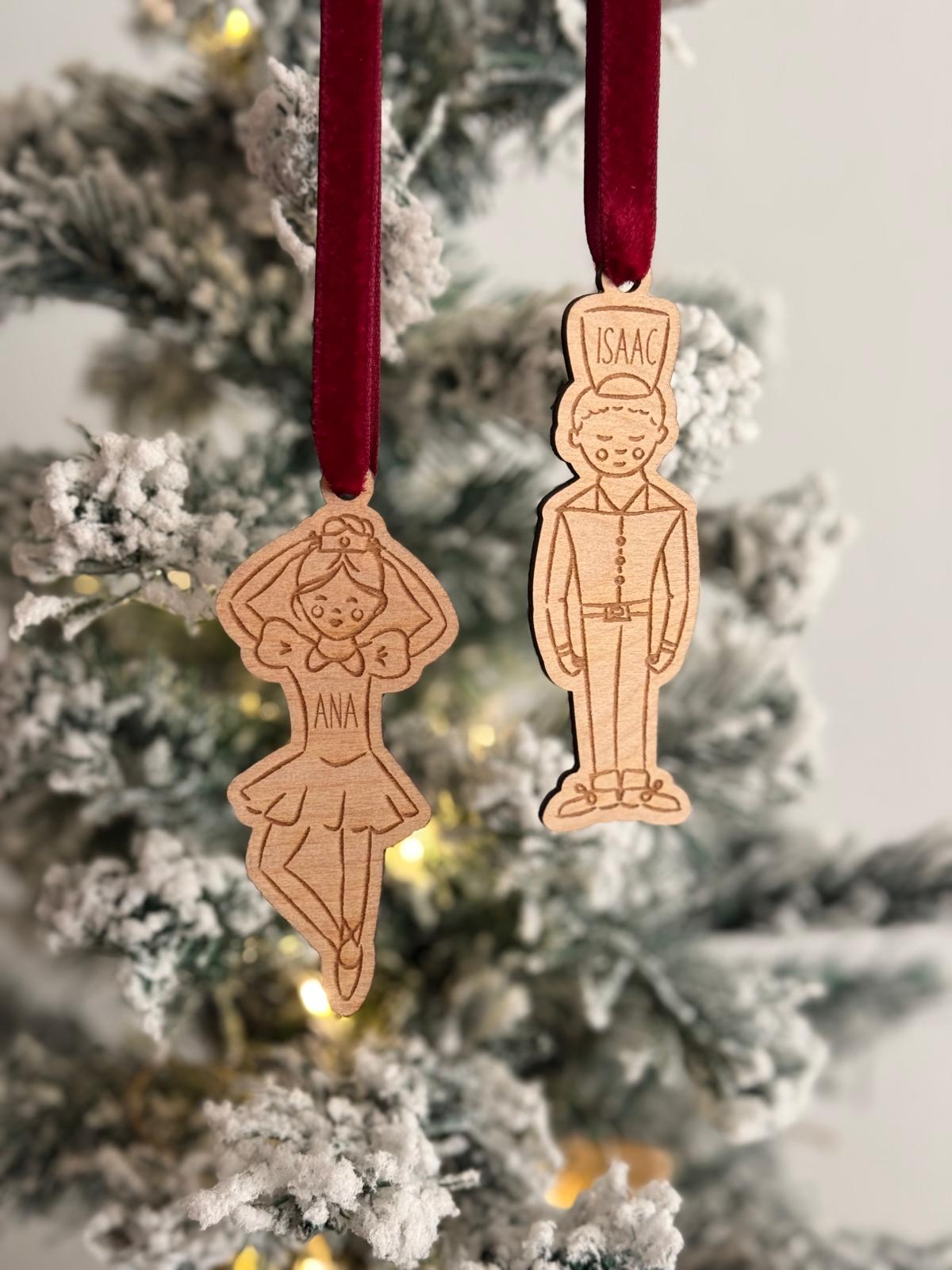 ADORNO DE NAVIDAD CASCANUECES Y BAILARINA
