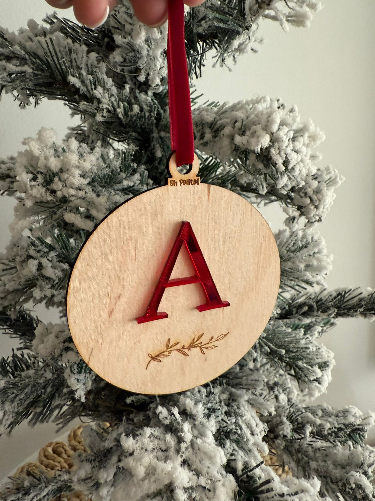 ADORNO DE NAVIDAD INICIAL EN RELIEVE