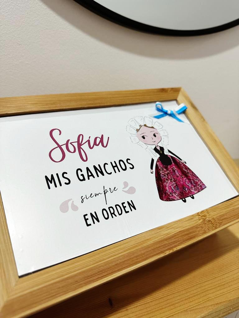 CAJA PARA LOS GANCHOS
